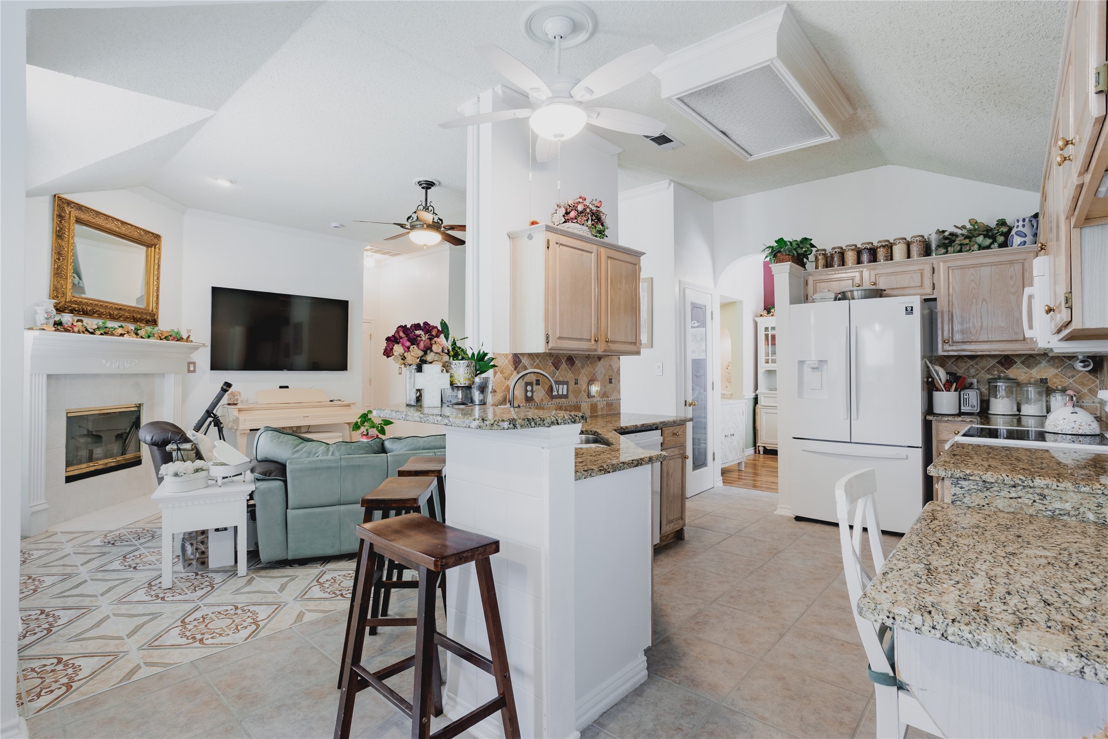 7115 Oaklawn