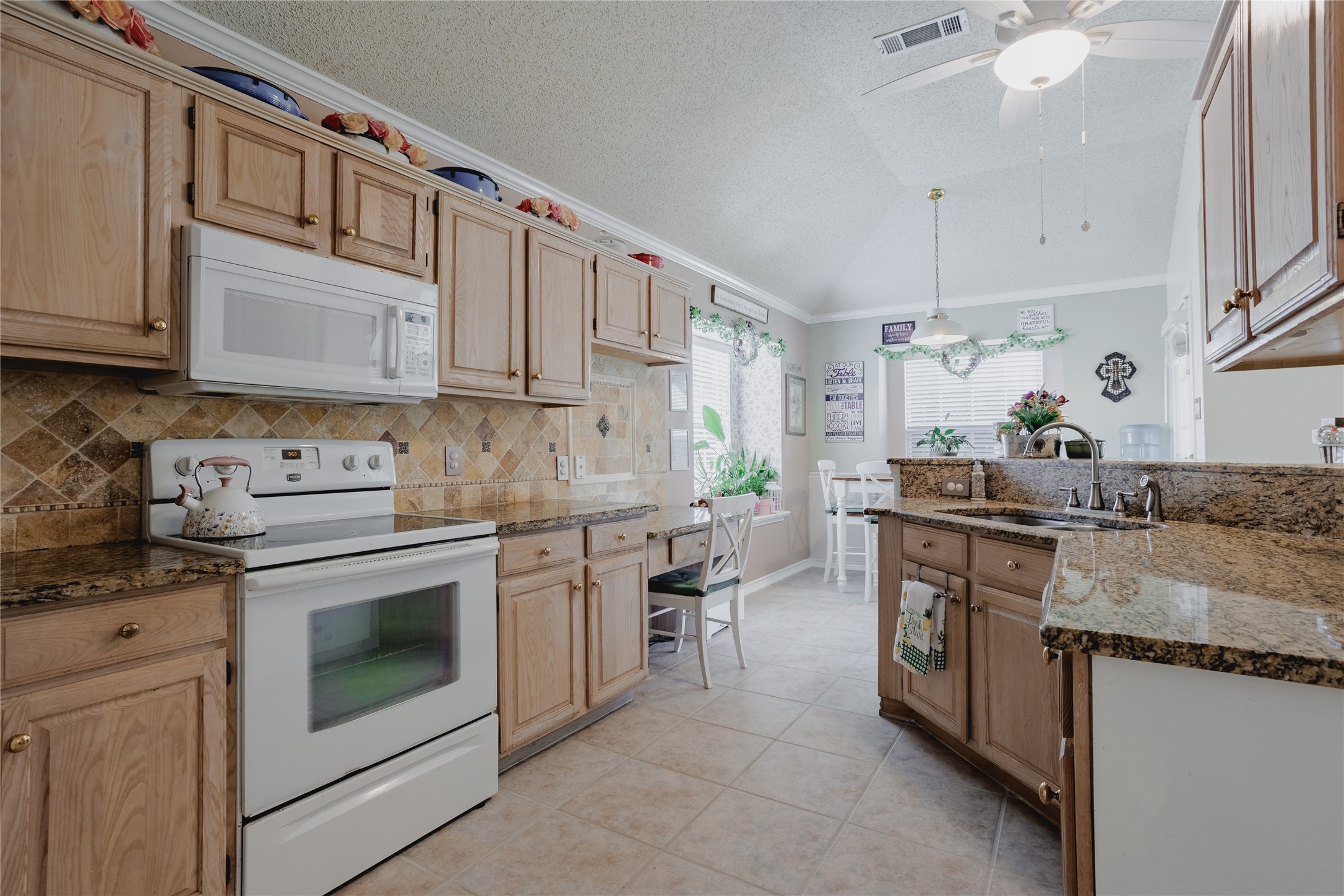 7115 Oaklawn