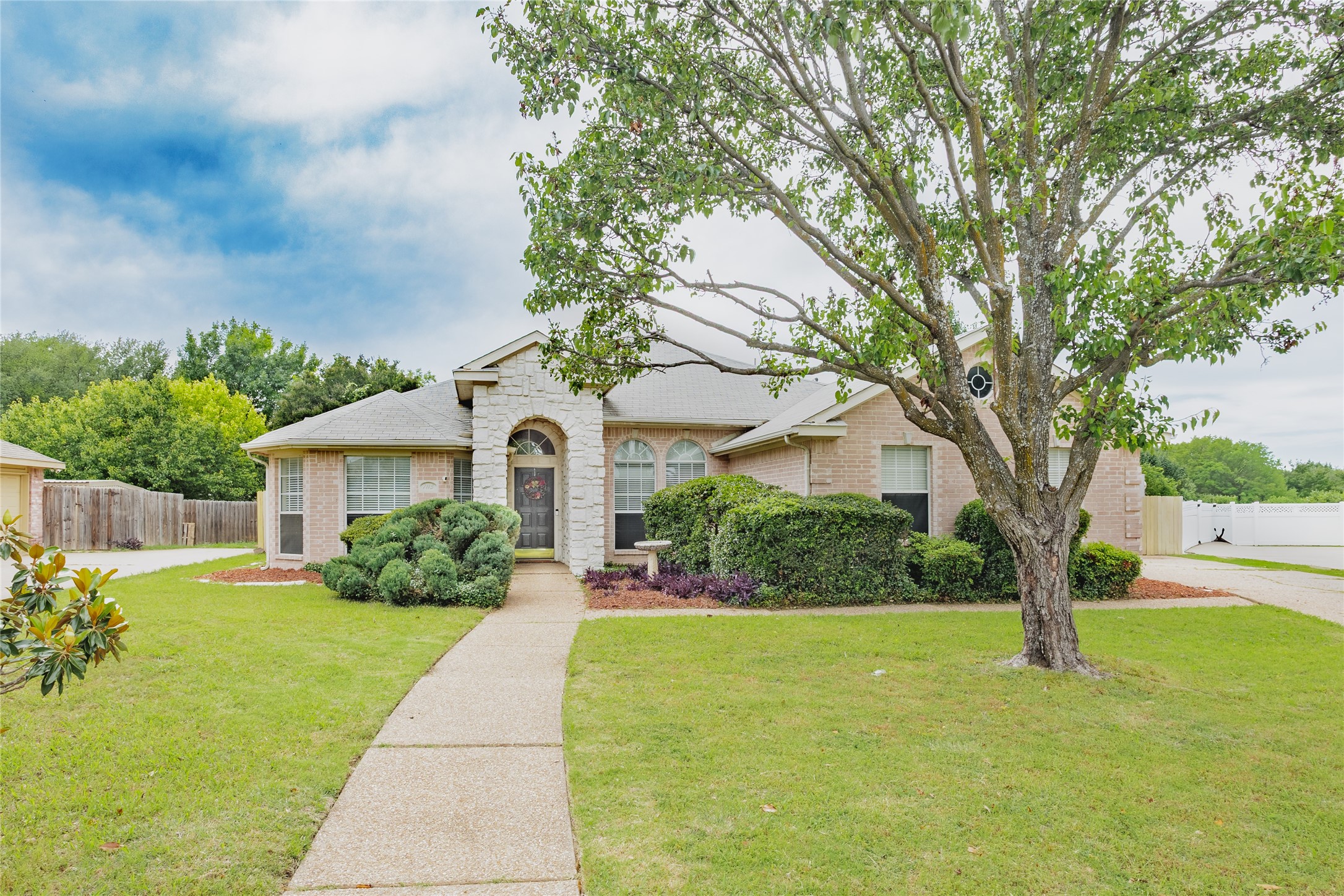 7115 Oaklawn