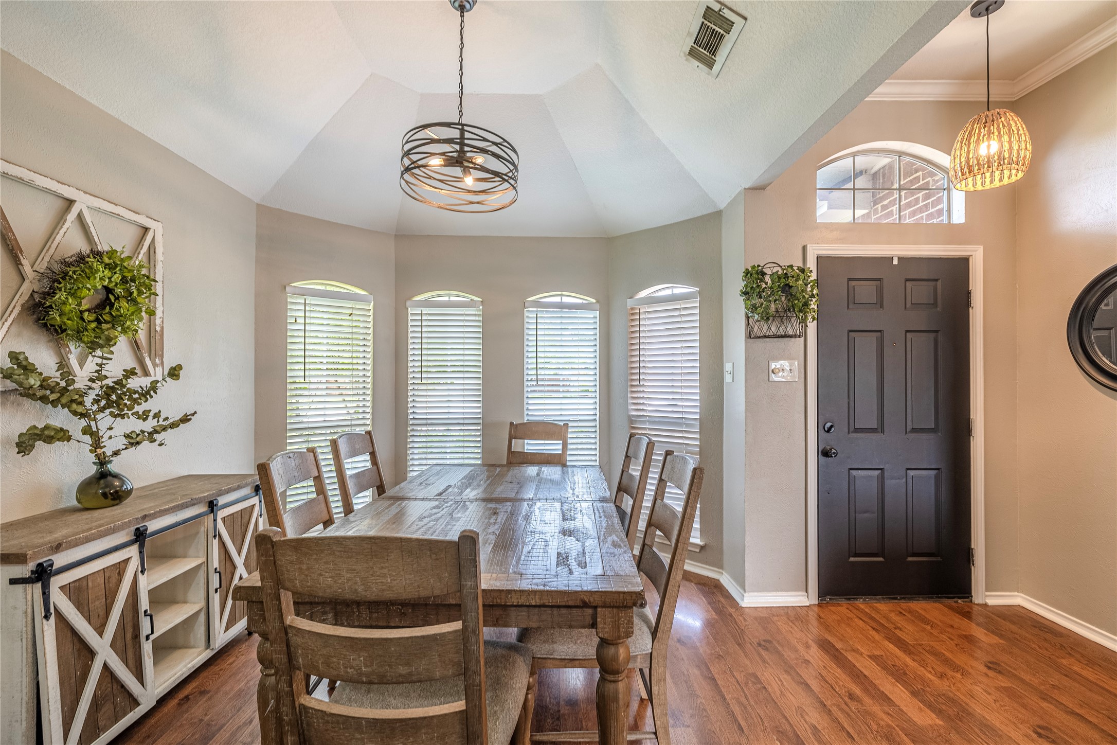 1104 Old Knoll Drive