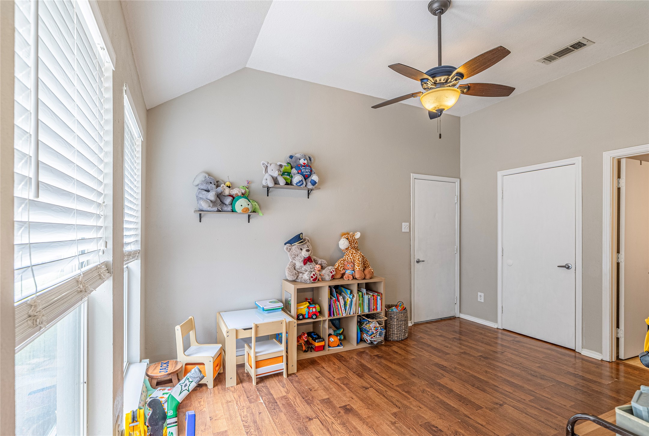 1104 Old Knoll Drive