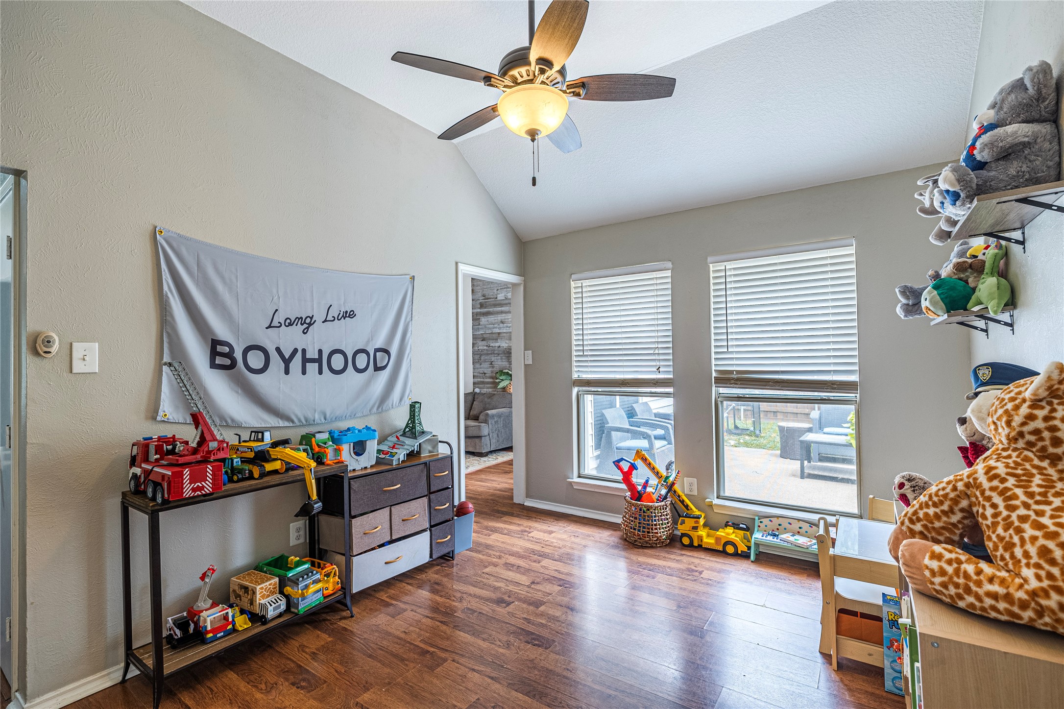 1104 Old Knoll Drive