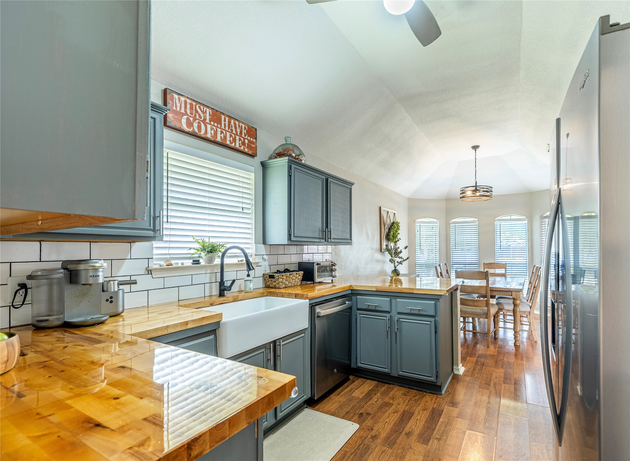 1104 Old Knoll Drive