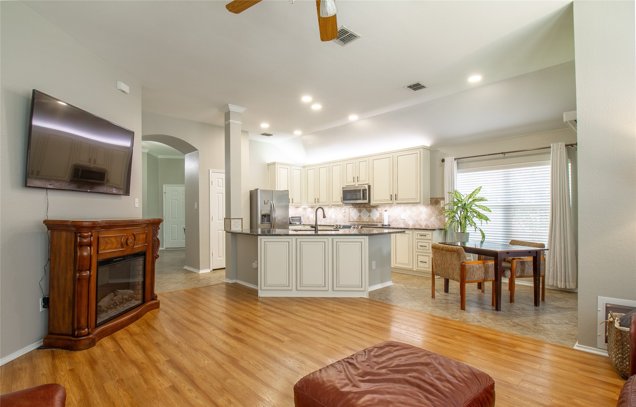 406 Hackberry Drive