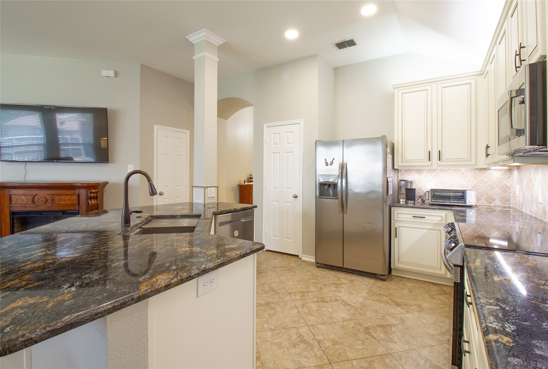 406 Hackberry Drive