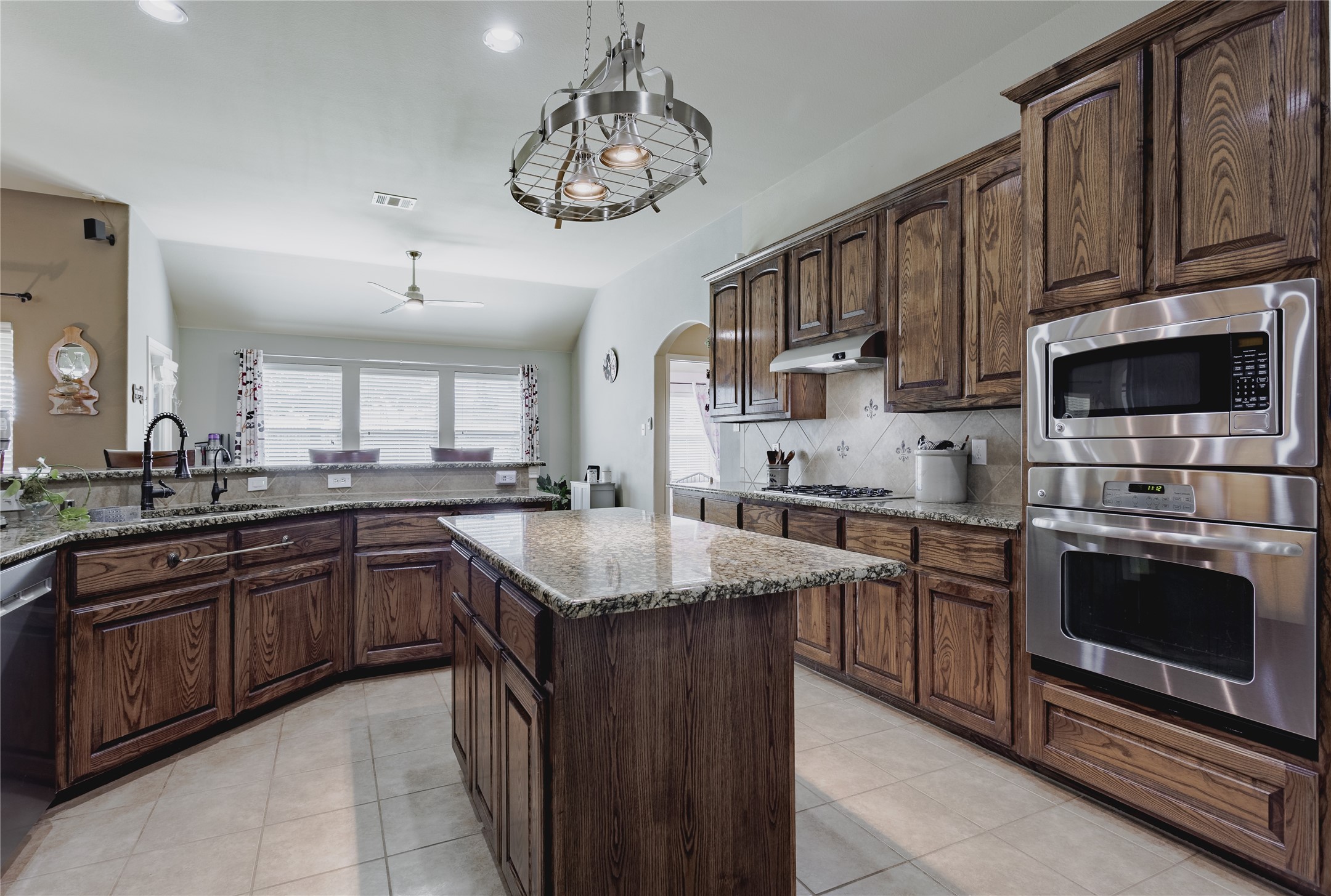 2924 Broken Spoke Lane