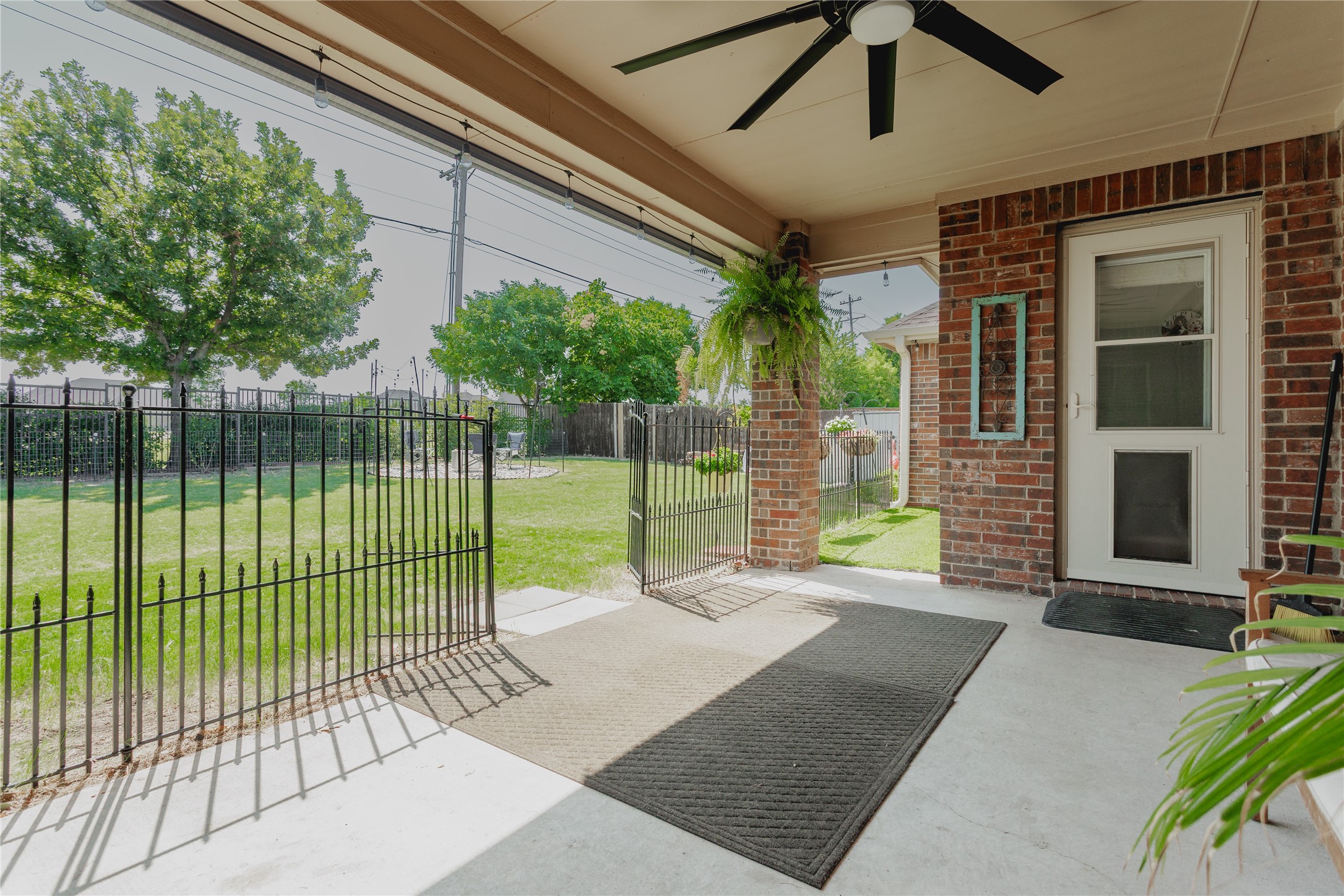 2924 Broken Spoke Lane