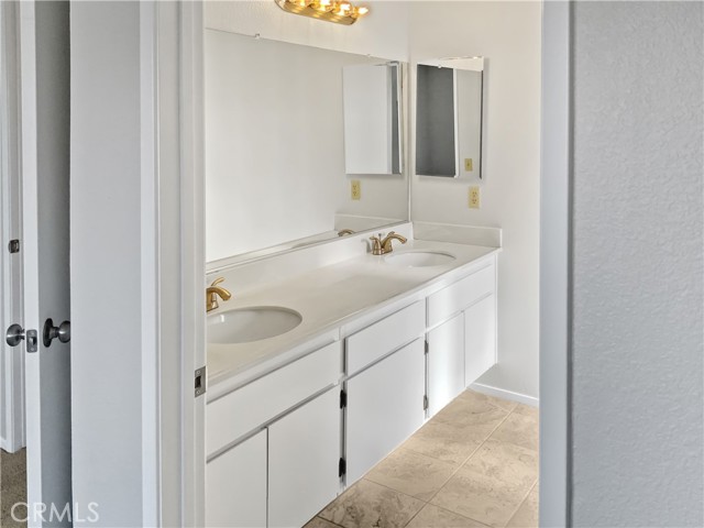 1810 W Admiralty Street