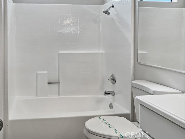 1810 W Admiralty Street