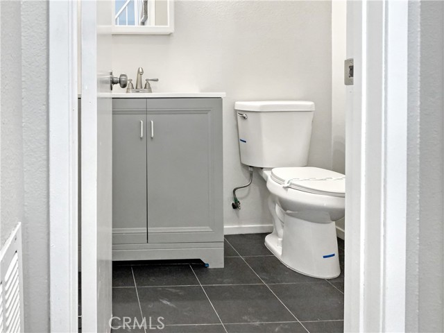 1810 W Admiralty Street