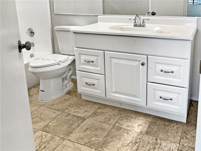 1810 W Admiralty Street