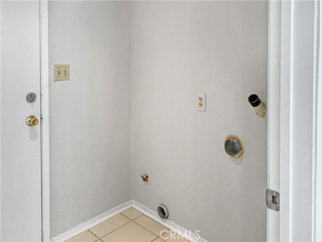 1810 W Admiralty Street