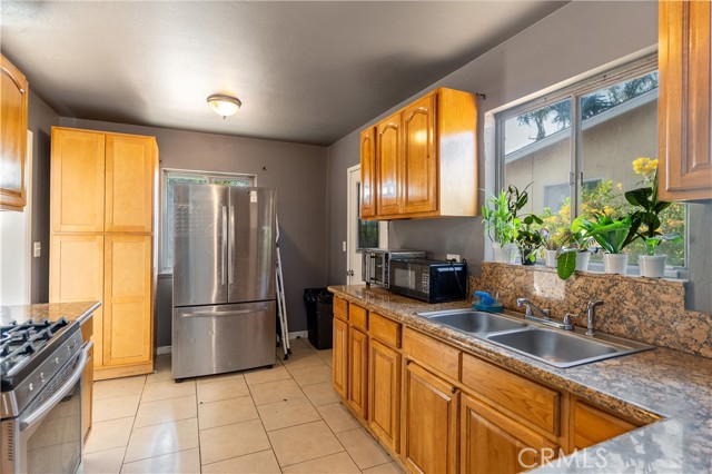 115 S Tamarisk Avenue