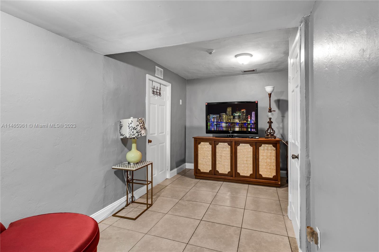 2811 NW 88th St