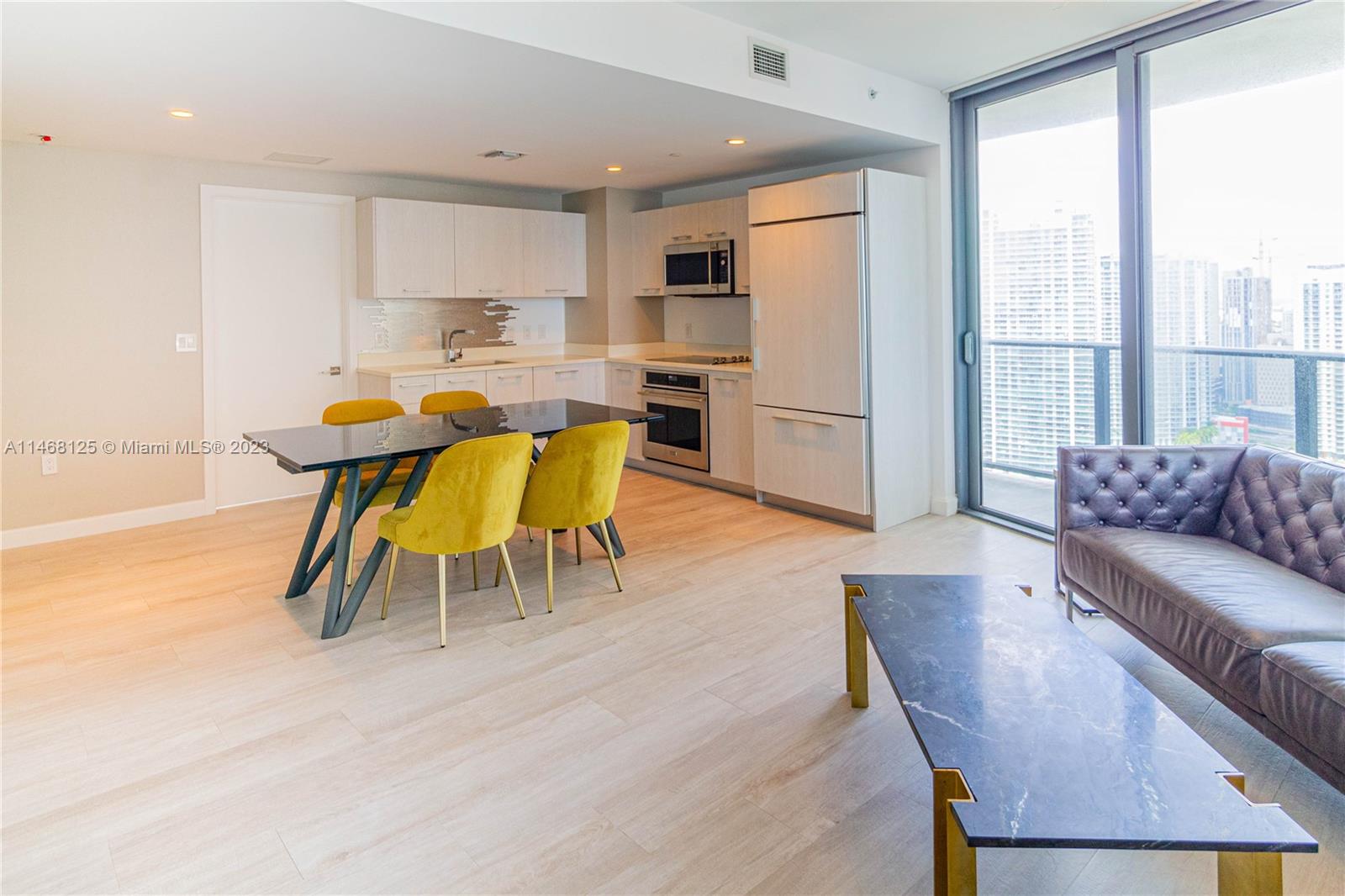 45 SW 9th St # 3601