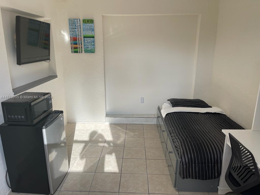 2270 NW 74th Ave