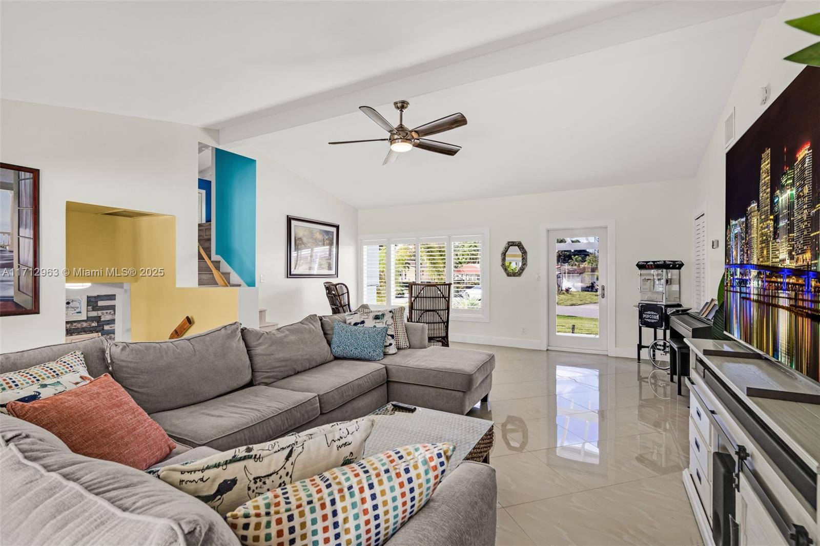 2518 Tortugas Ln