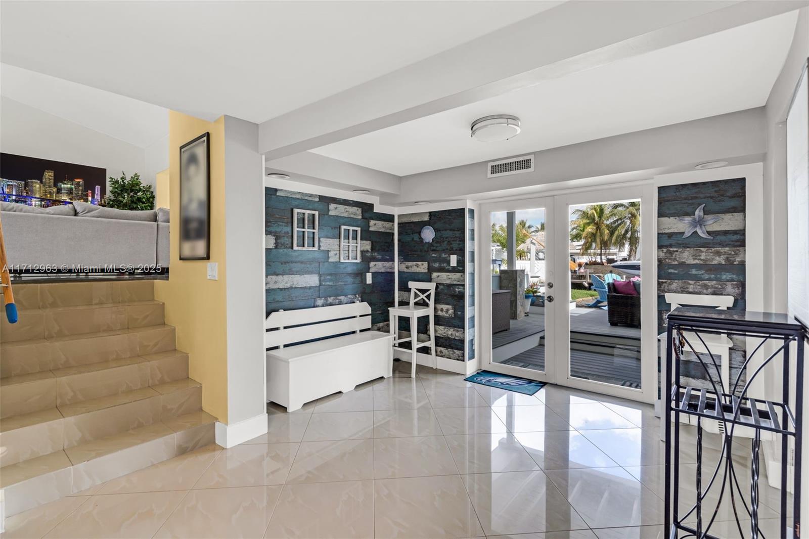 2518 Tortugas Ln