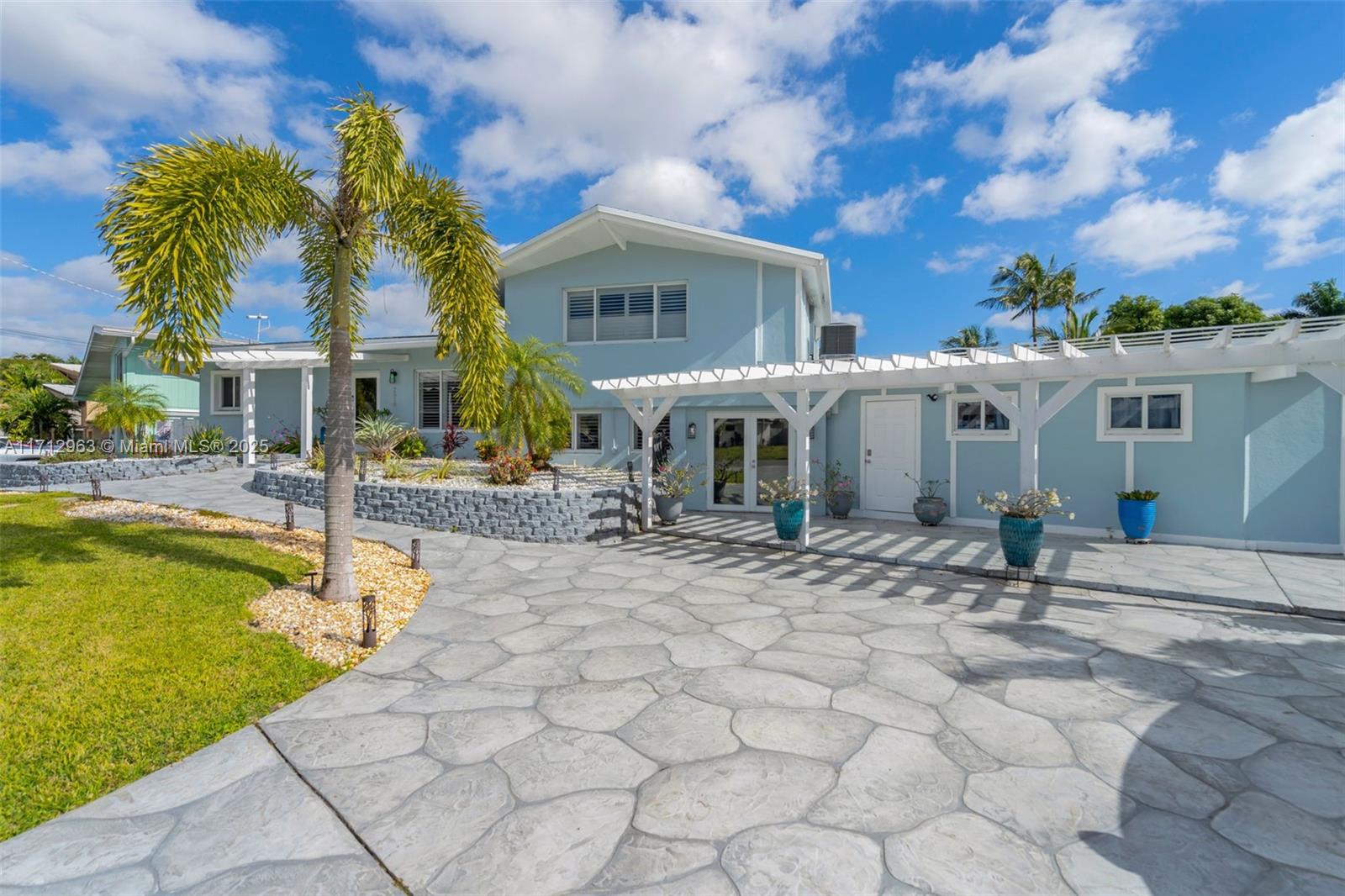 2518 Tortugas Ln