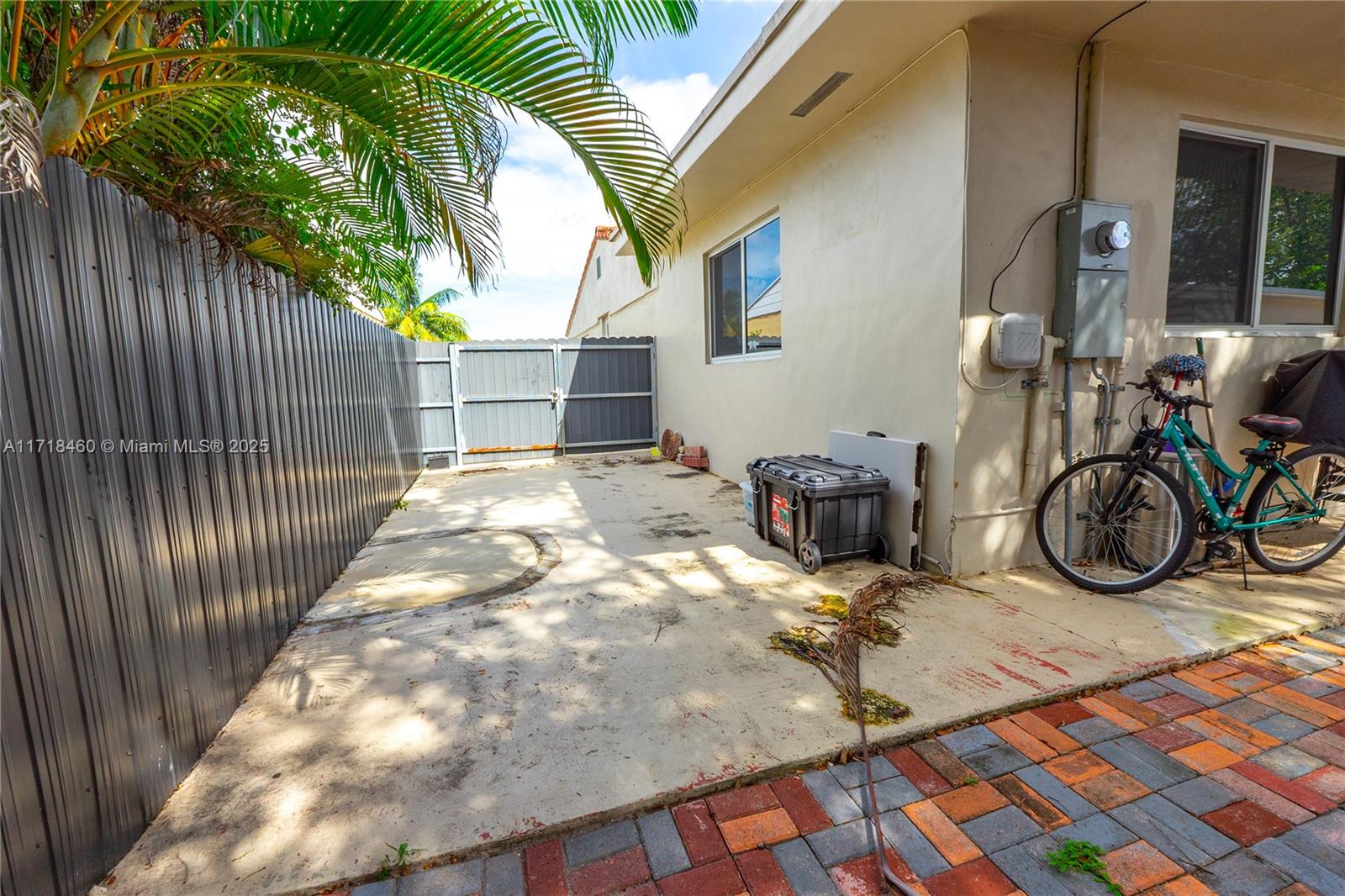 240 SW 71st Ave