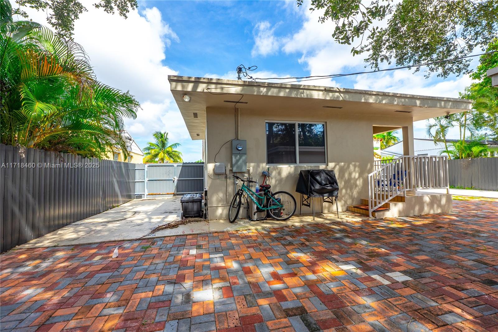 240 SW 71st Ave