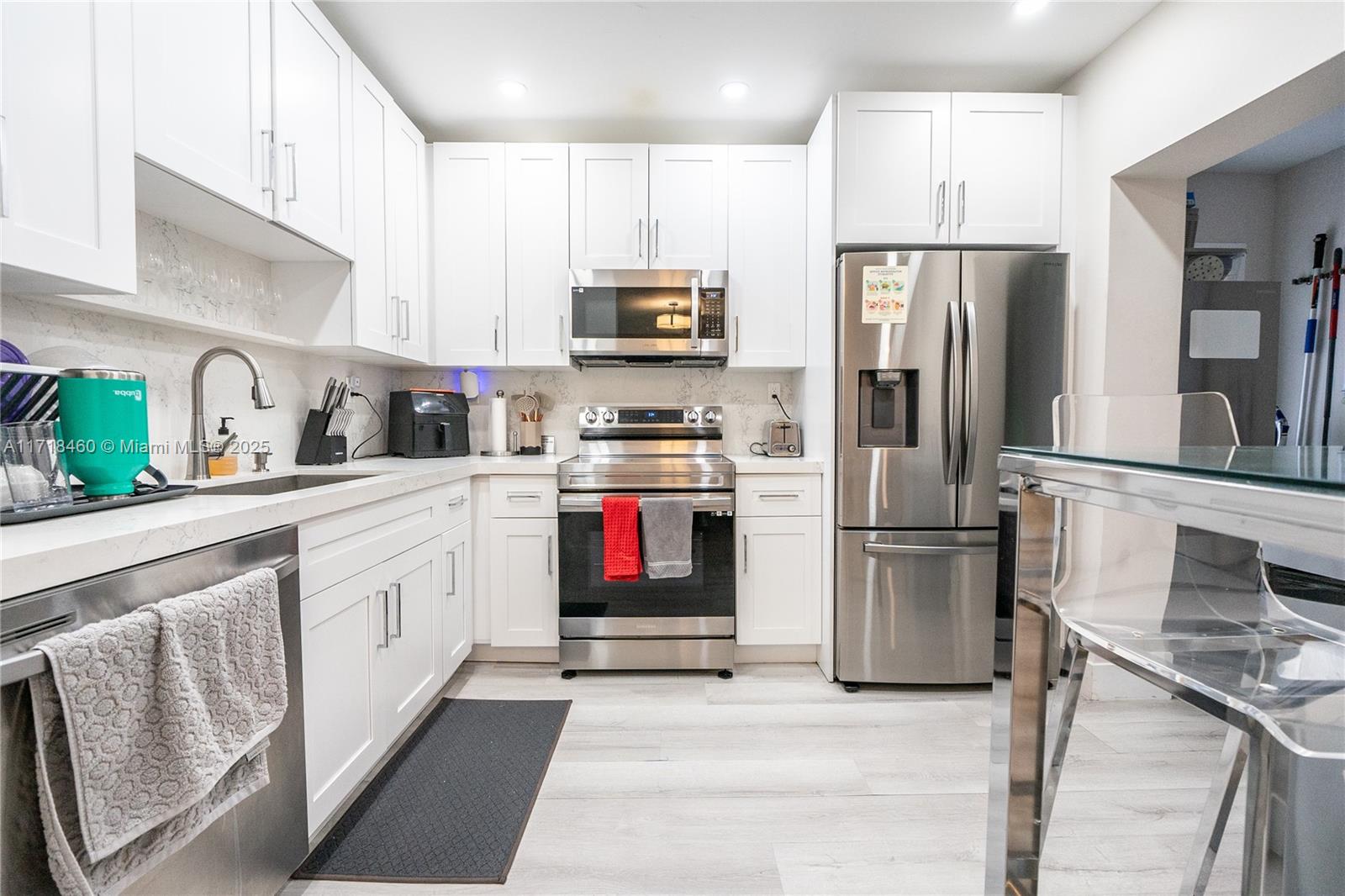 240 SW 71st Ave