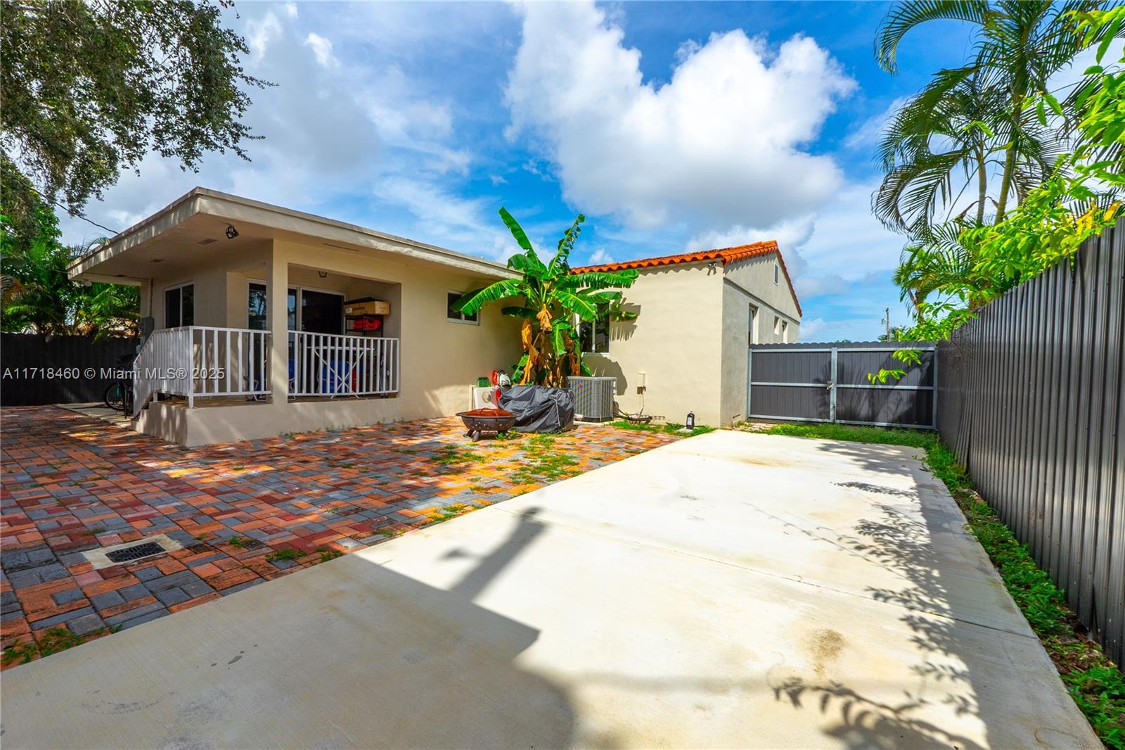 240 SW 71st Ave