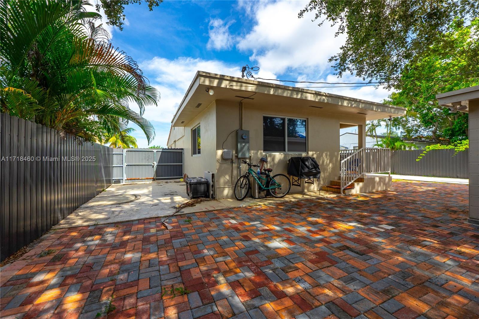 240 SW 71st Ave
