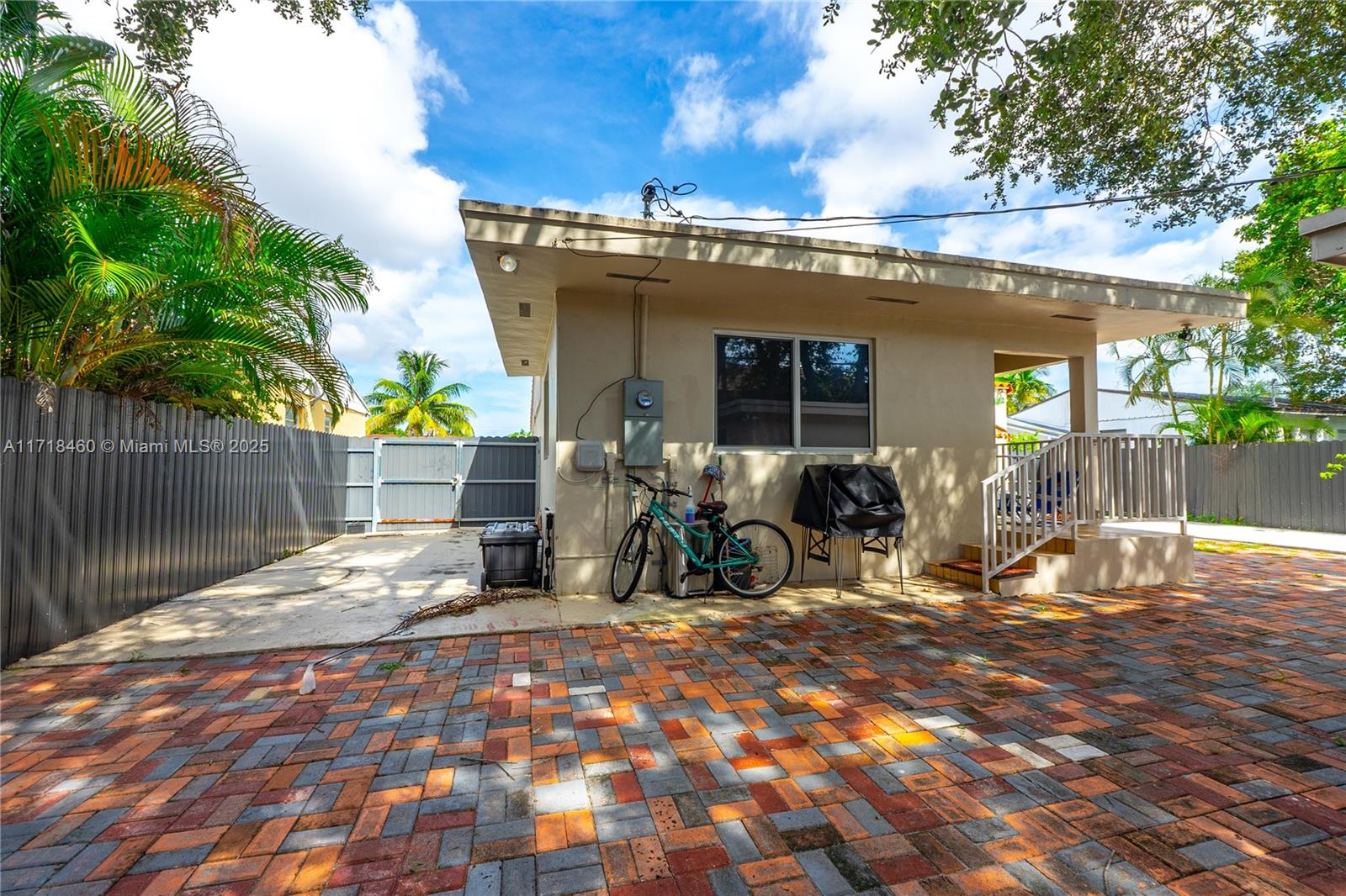 240 SW 71st Ave