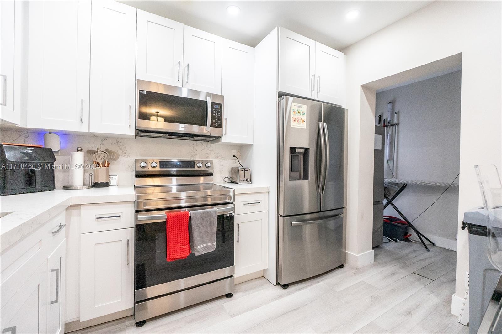 240 SW 71st Ave