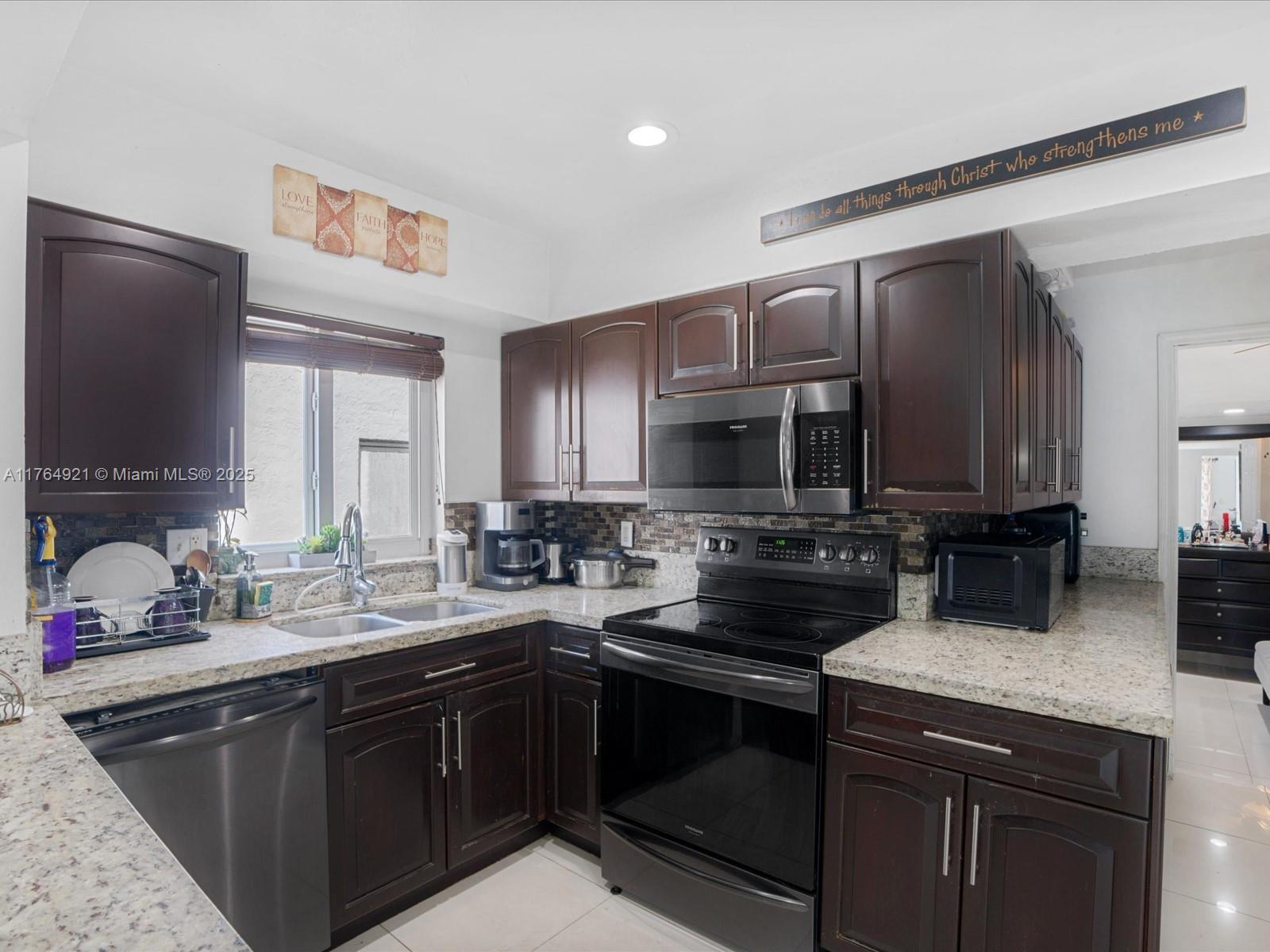 9620 NW 32nd Mnr