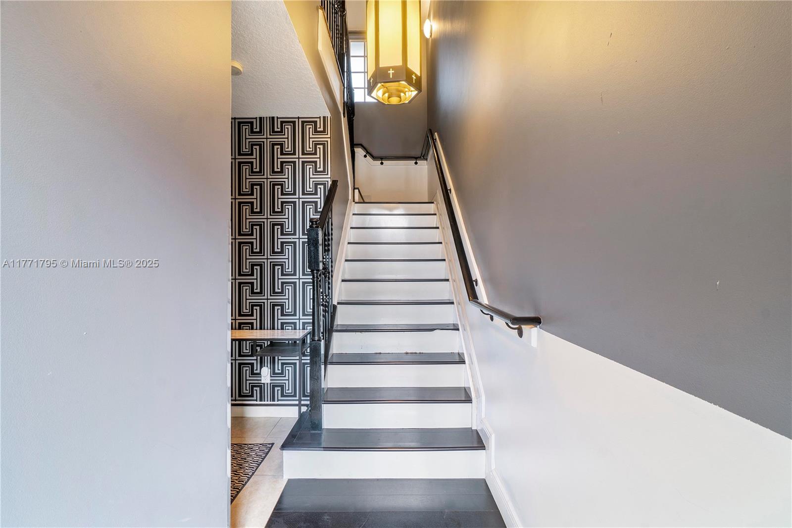 407 SE 13th St