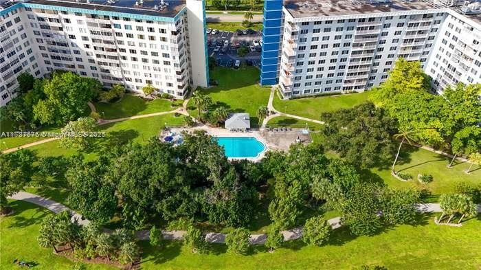 4200 Hillcrest Dr # 1017
