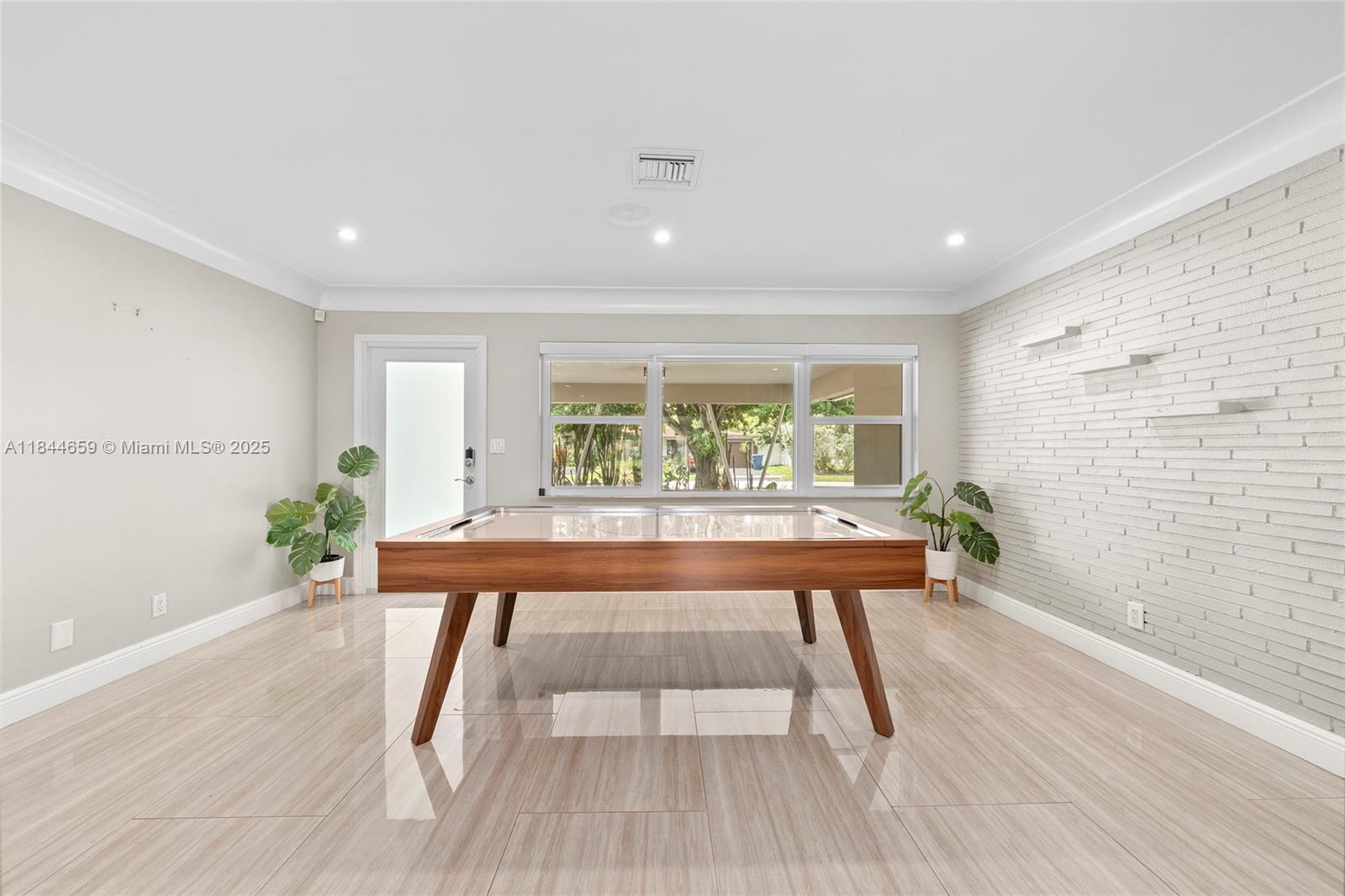 817 NW 30th St