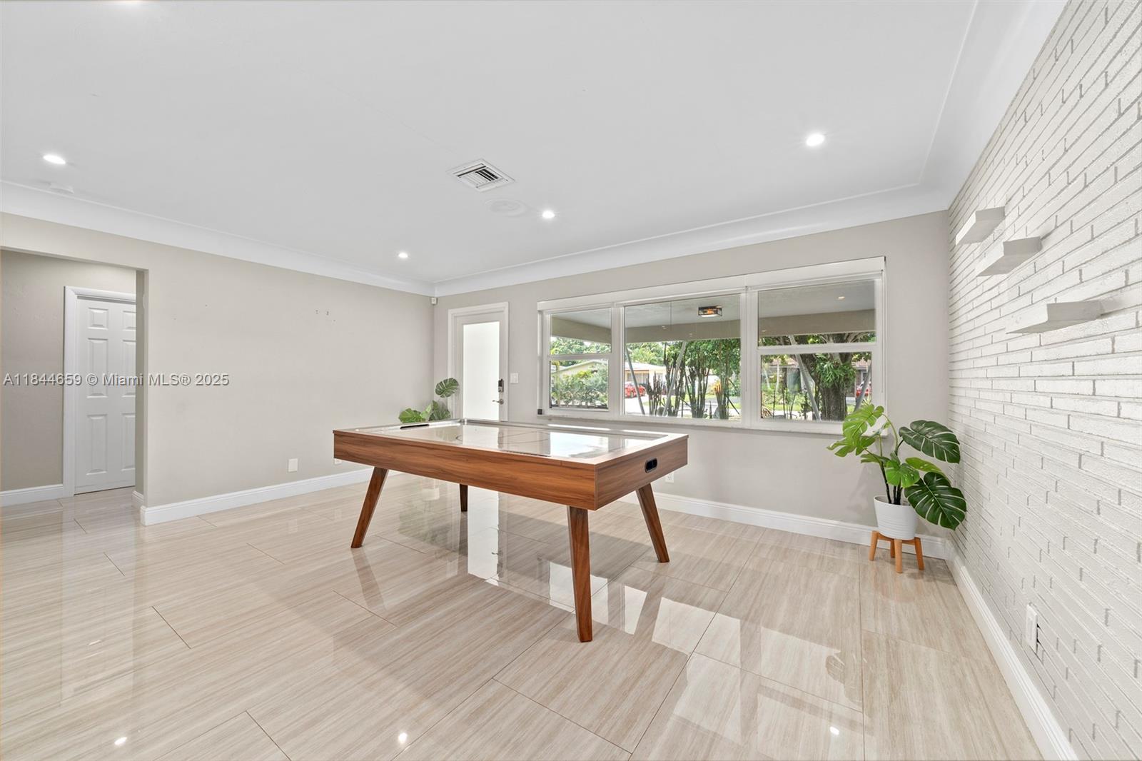 817 NW 30th St