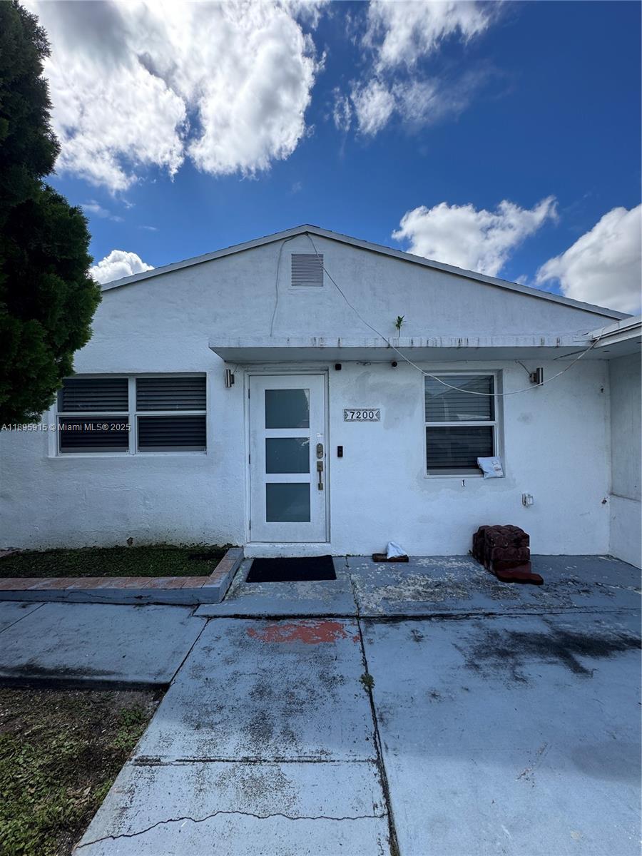 7200 SW 4th St # 1