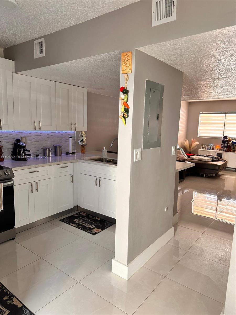 2211 W 53rd Pl # 2225