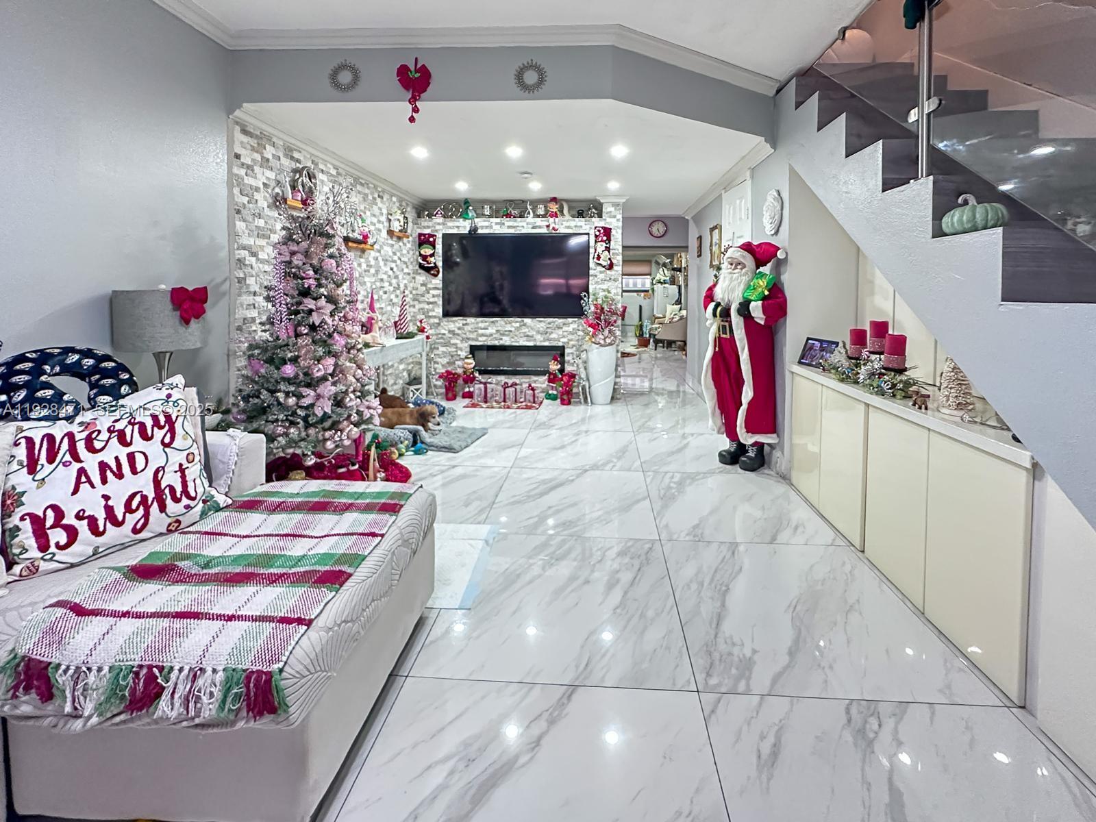 2216 W 53rd Pl # 2216