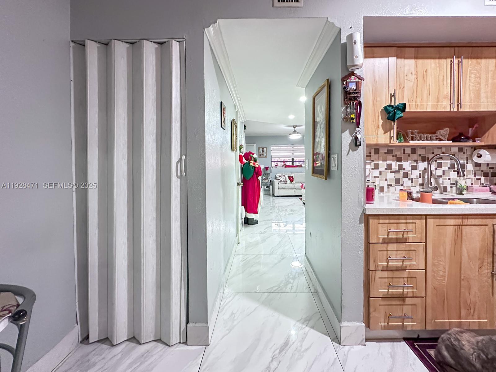 2216 W 53rd Pl # 2216