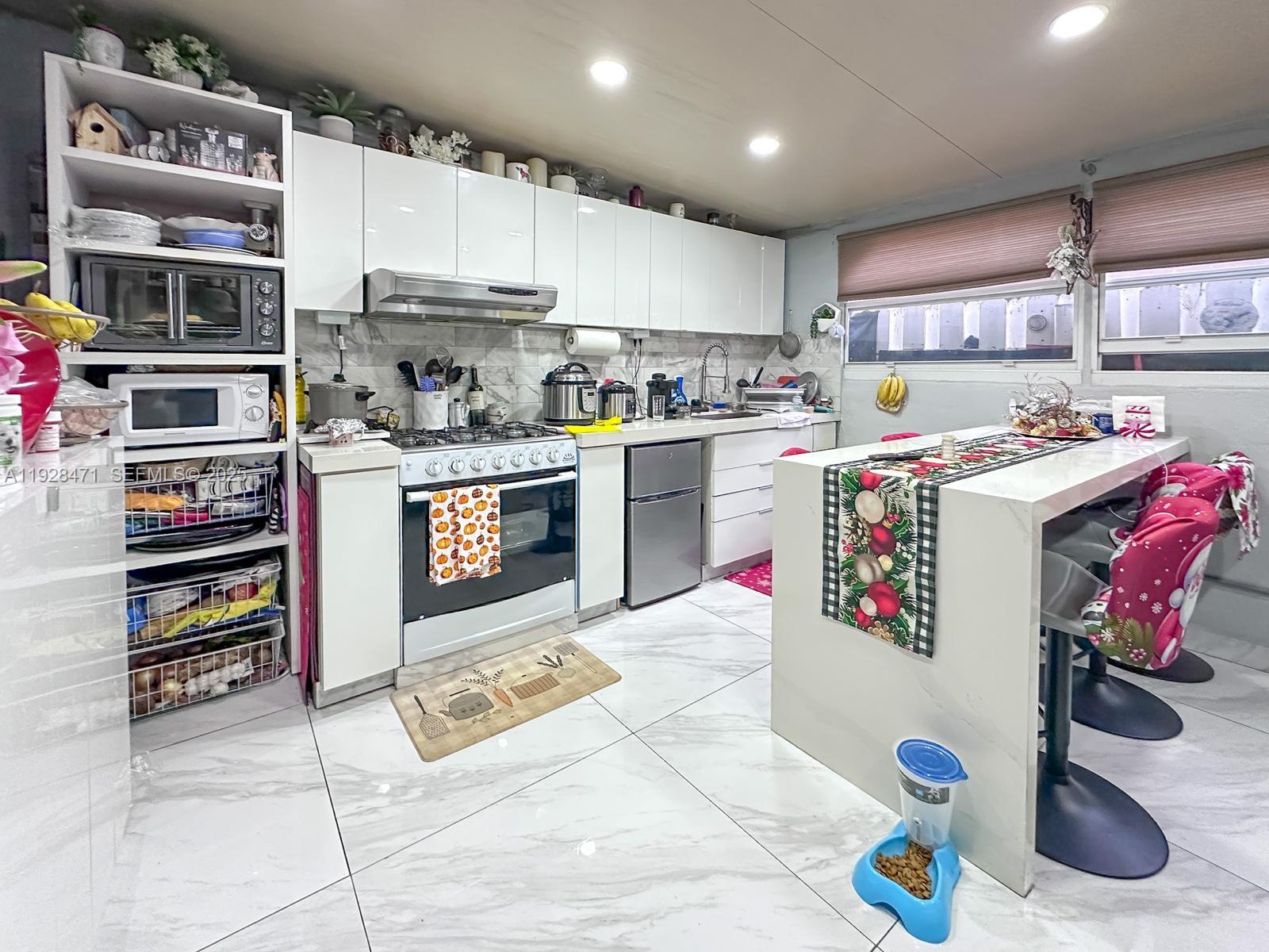 2216 W 53rd Pl # 2216