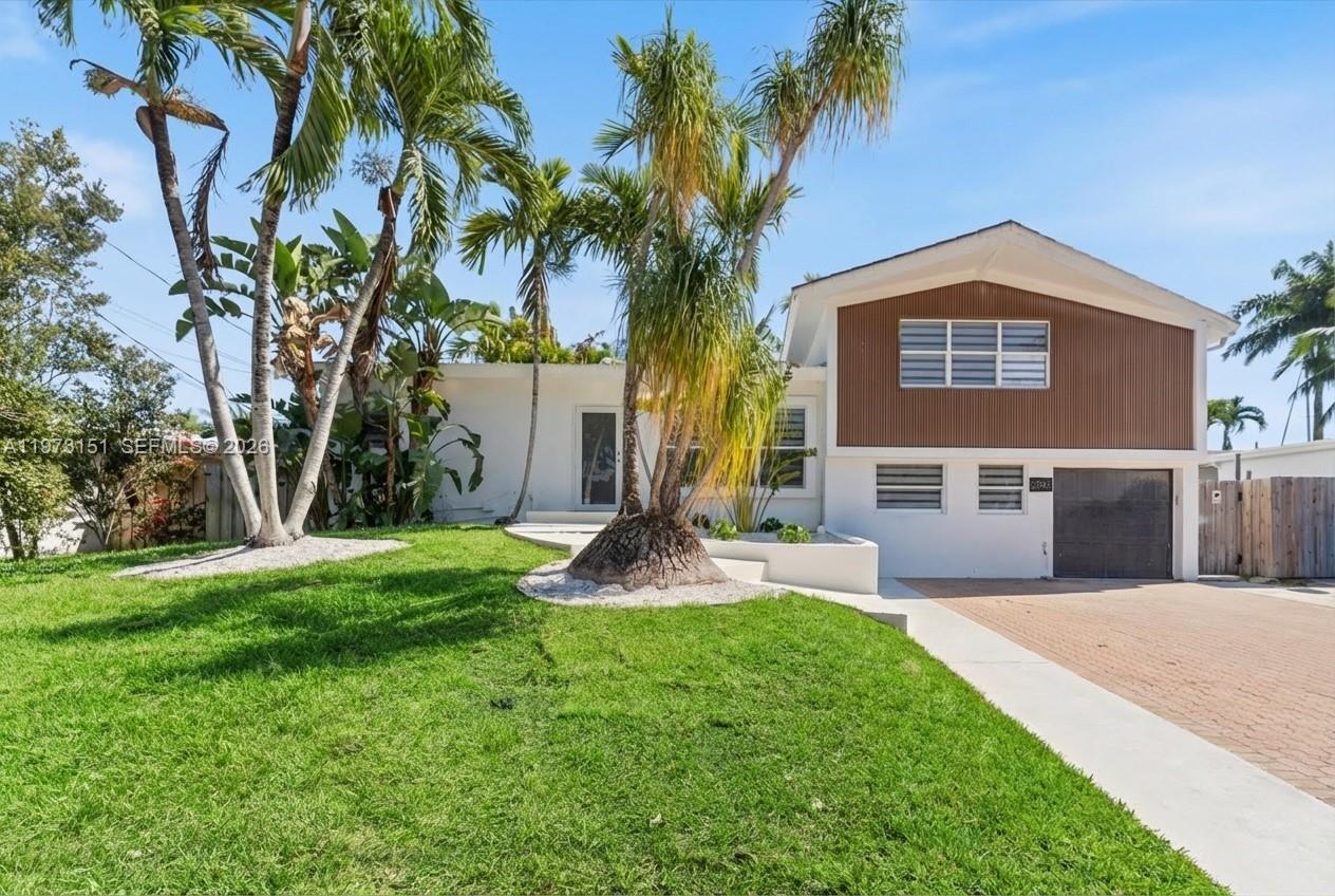 2548 Tortugas Ln