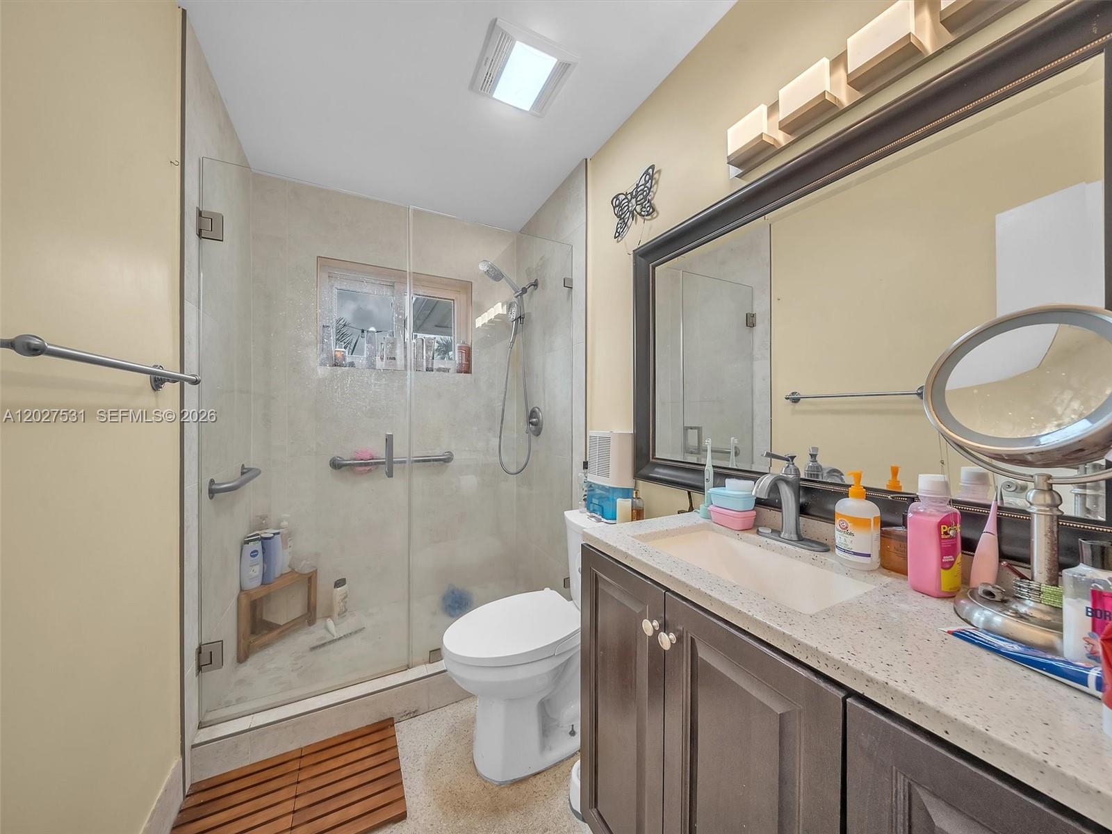 4321 NE 15th Ter