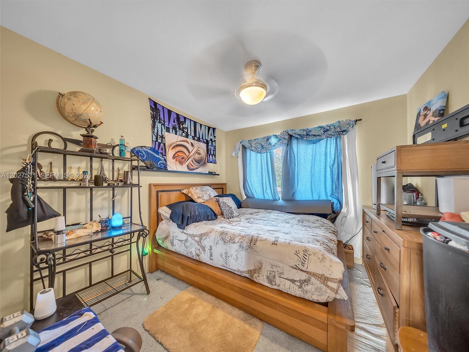 4321 NE 15th Ter