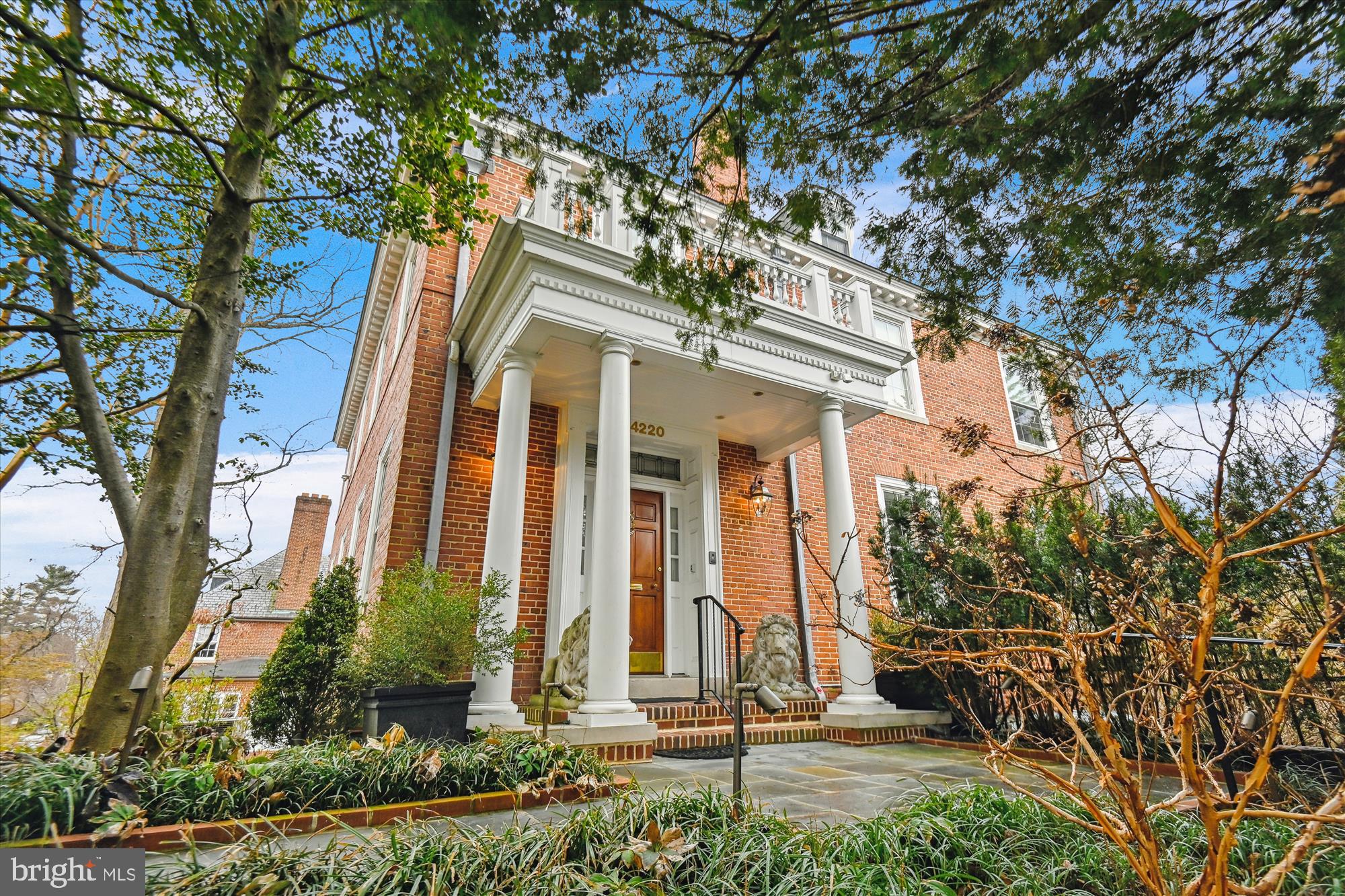 4220 N Charles St