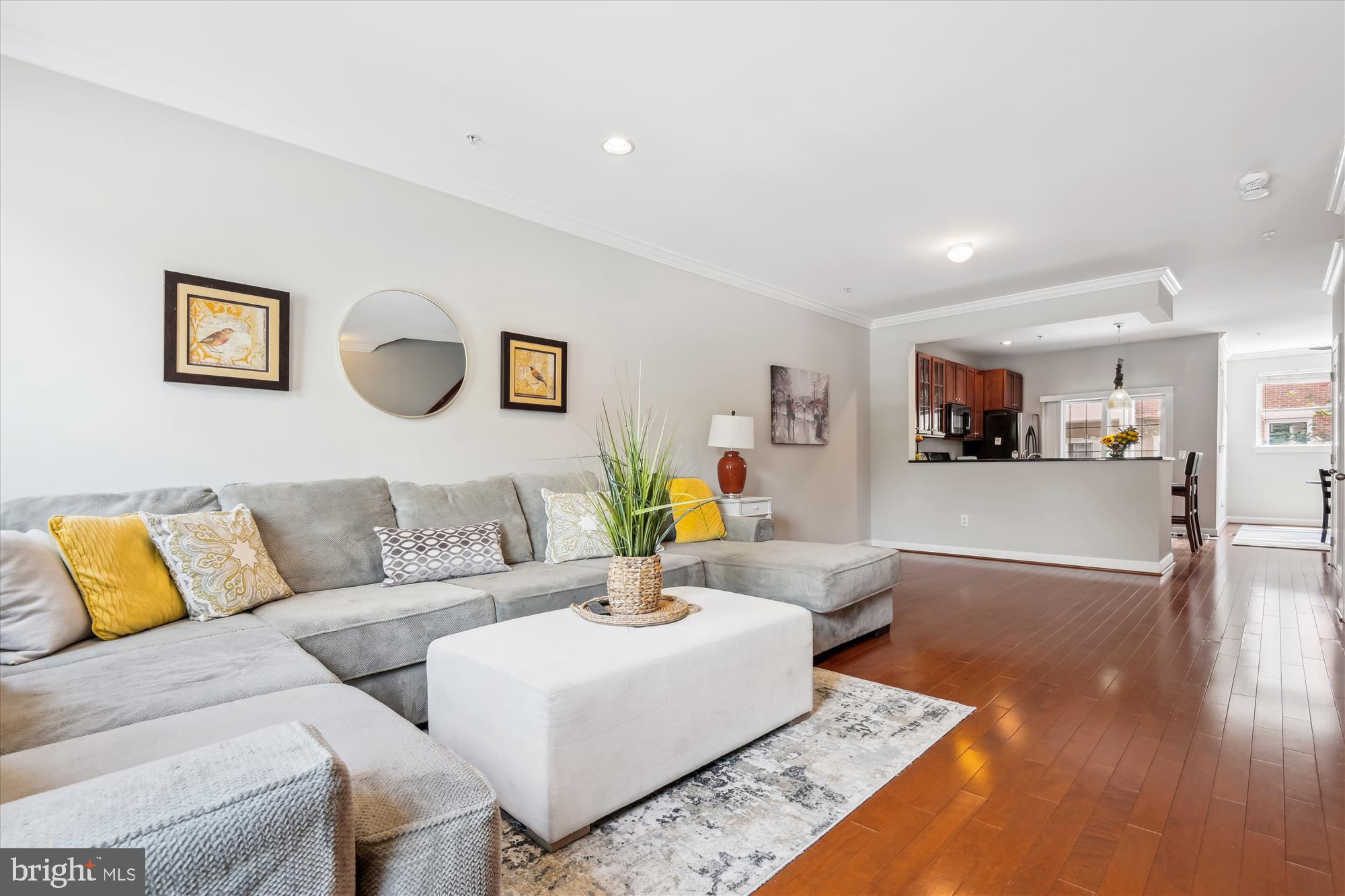 2342 Cambridge Walk