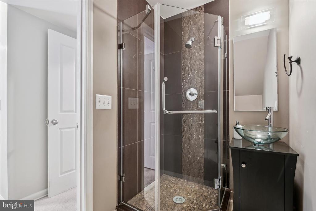 2342 Cambridge Walk