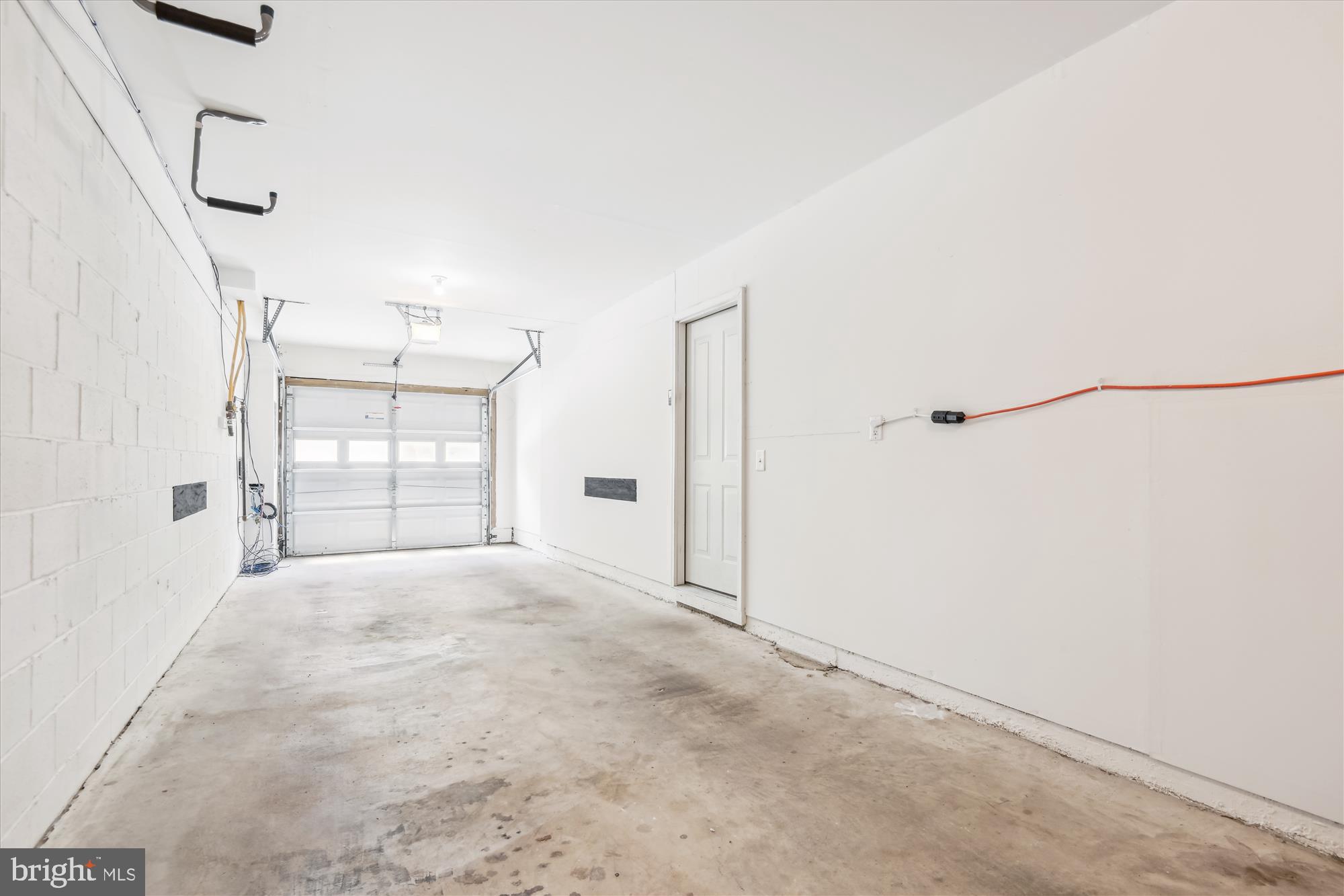 2342 Cambridge Walk