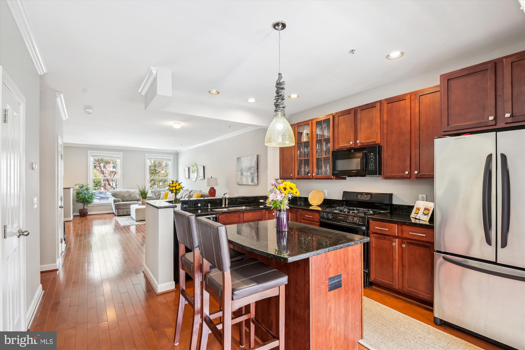 2342 Cambridge Walk
