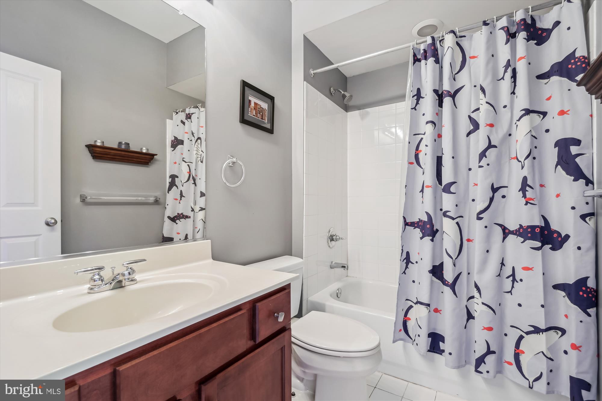 2342 Cambridge Walk