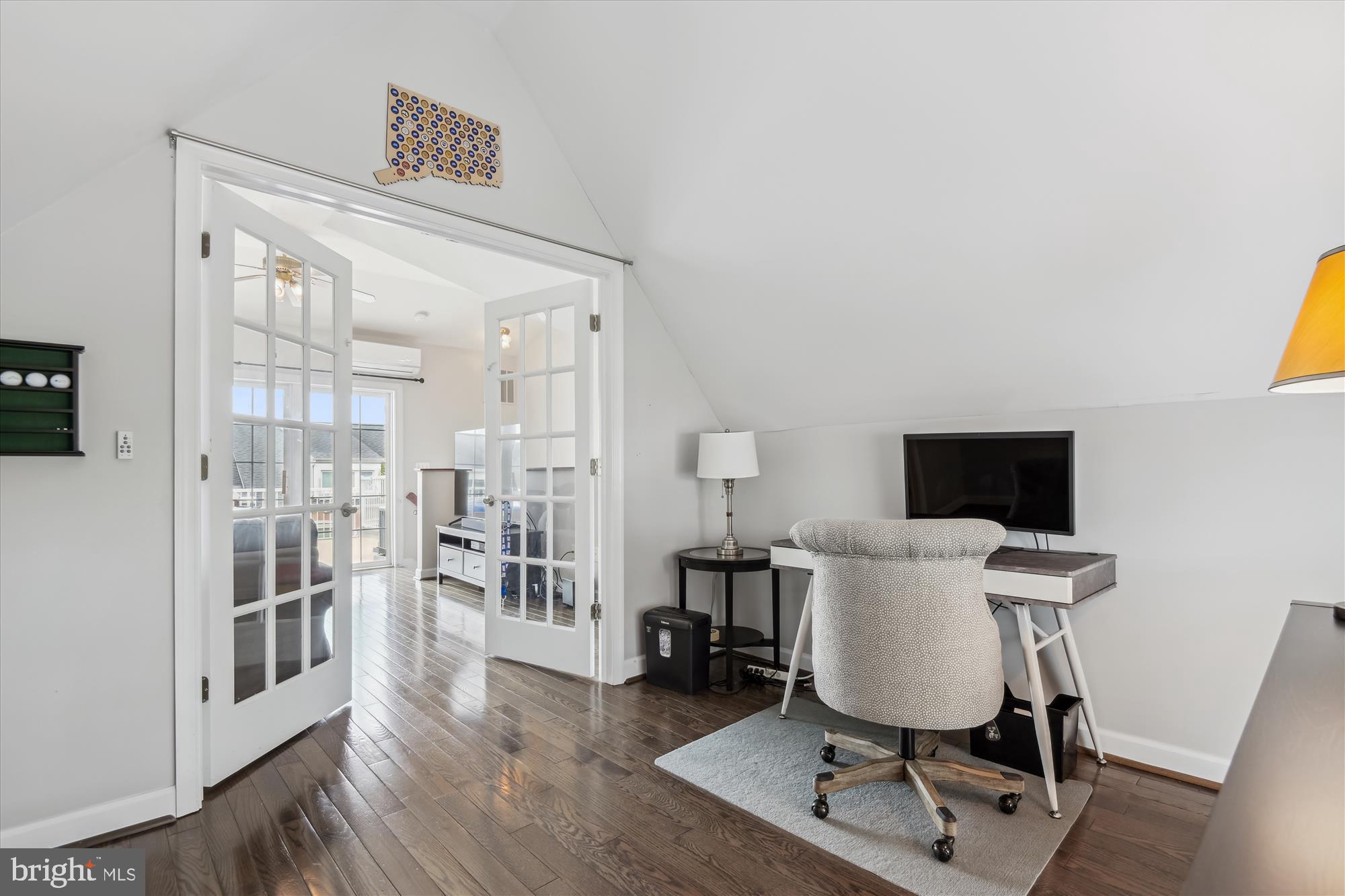 2342 Cambridge Walk